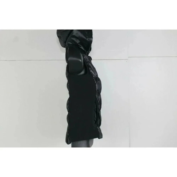 Youth Black zella vest with hood size M (8/10) - Picture 4 of 10